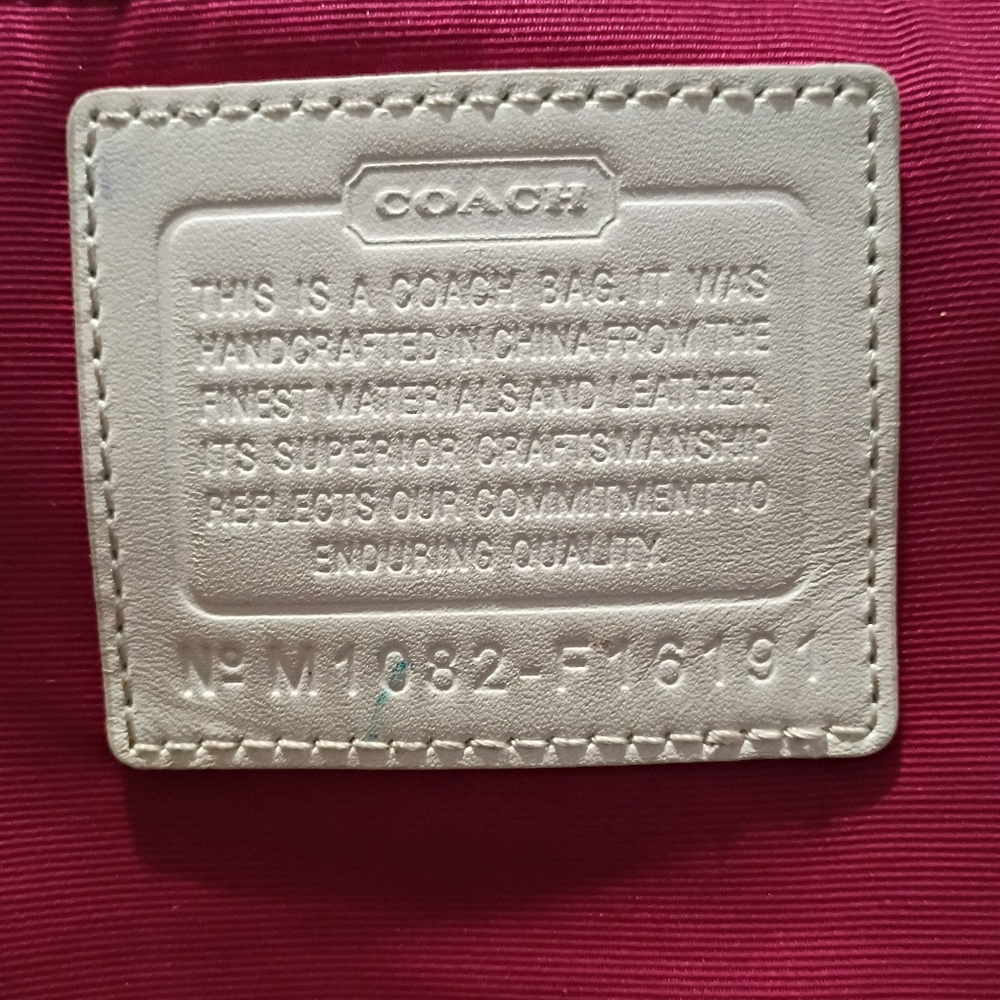 Coach Bag. Gray And White Purse/Red Cloth Inside No#M1082-F16191 - Picture 3 of 5